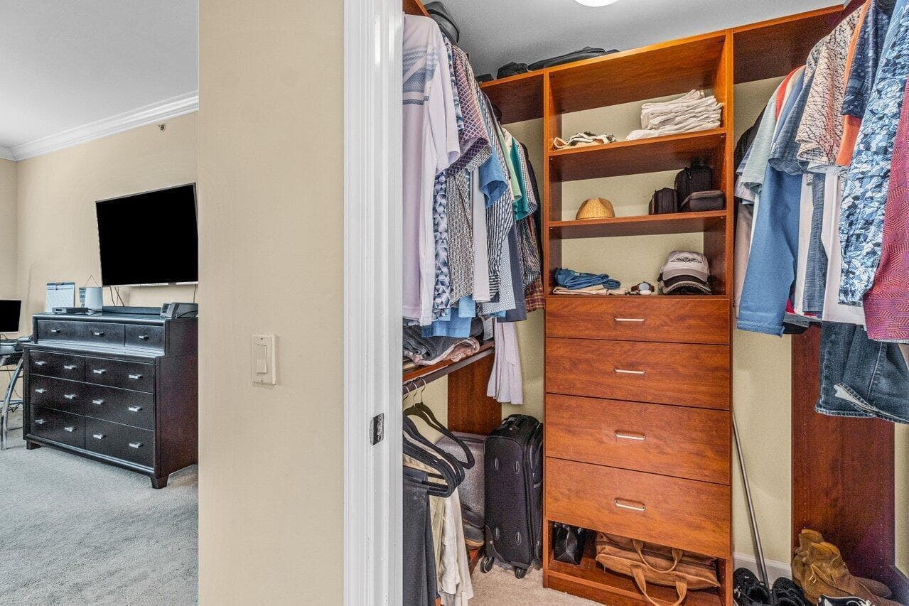 2650 Lake Shore Drive 302 photo 18