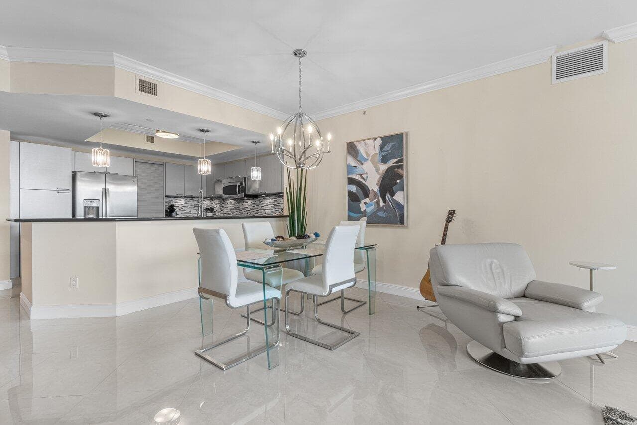 2650 Lake Shore Drive 302 photo 11