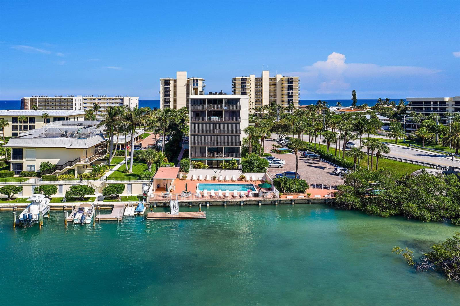 225 Beach Road 401 photo 1