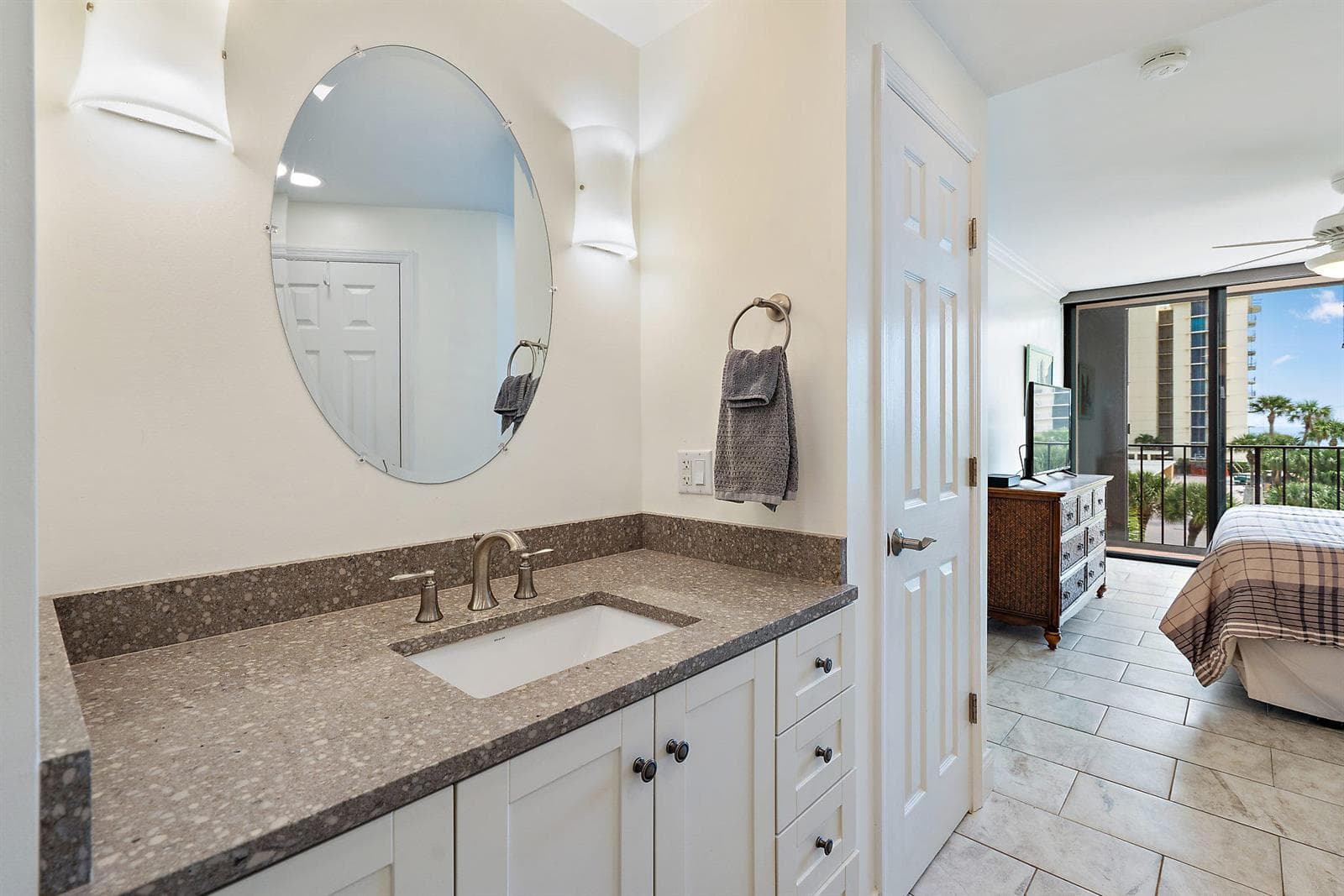 225 Beach Road 401 photo 20
