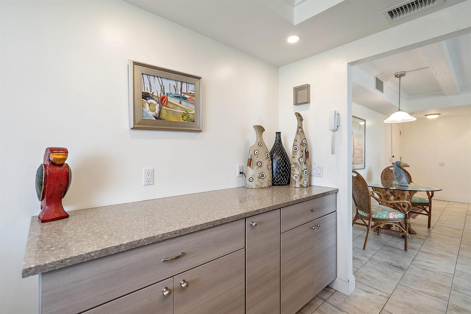 225 Beach Road 401 photo 18