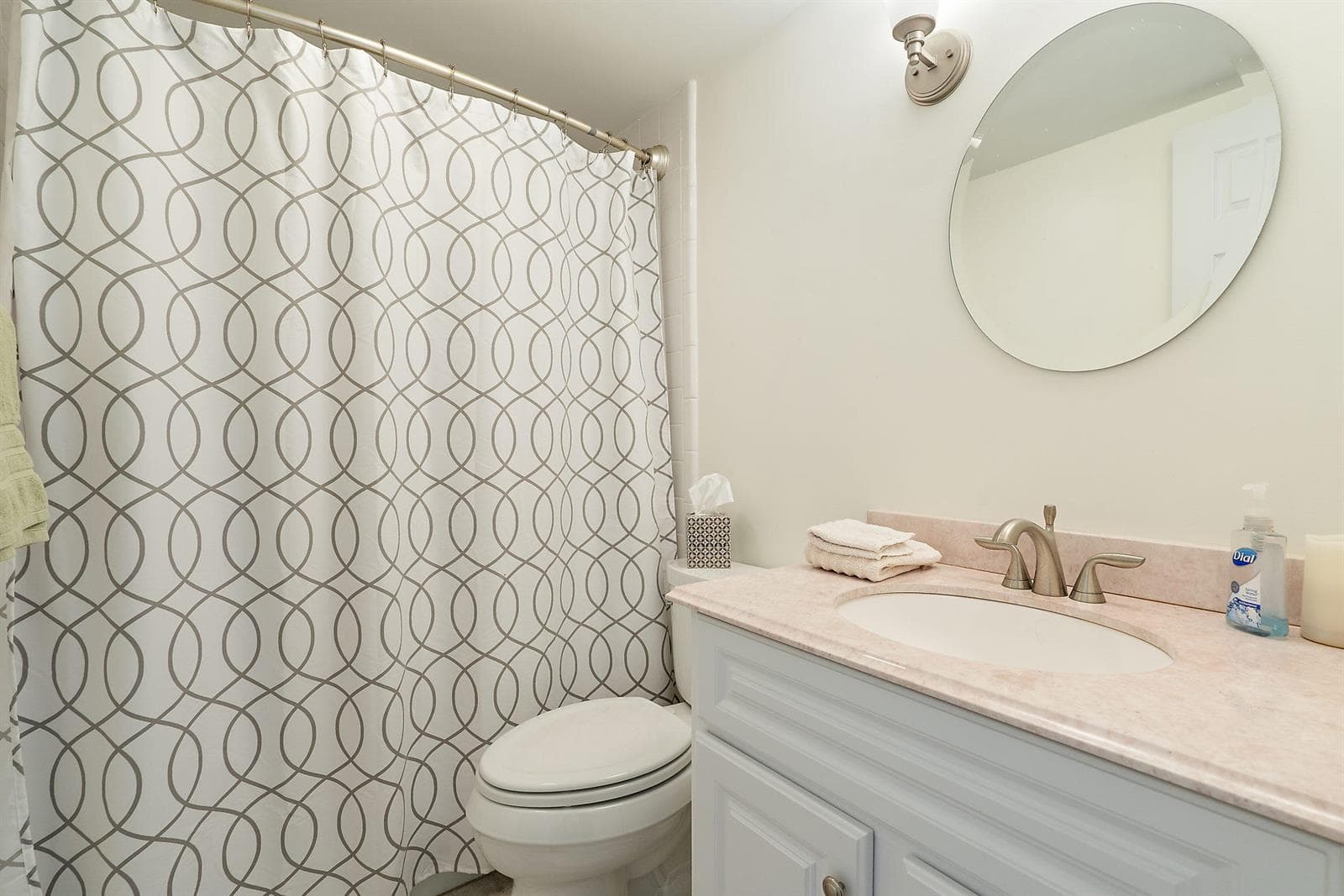 225 Beach Road 401 photo 25