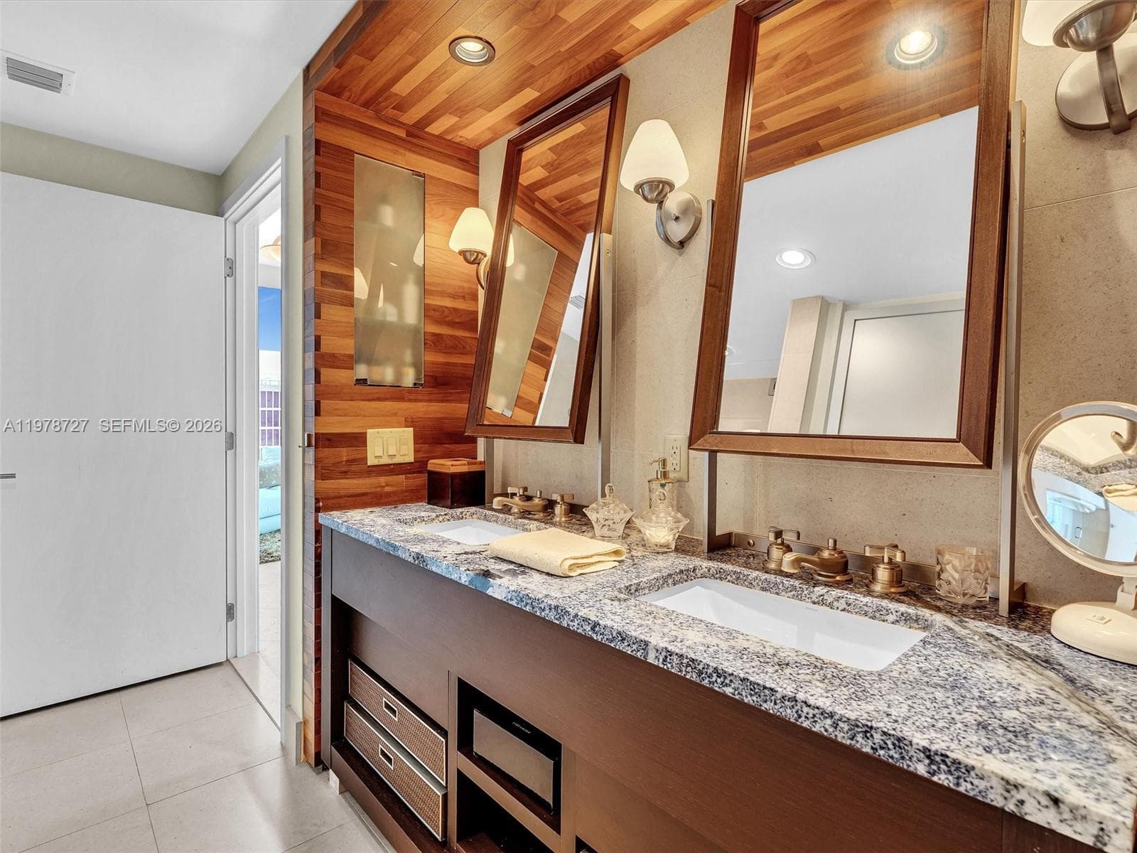 6899 Collins Ave 2109 photo 17