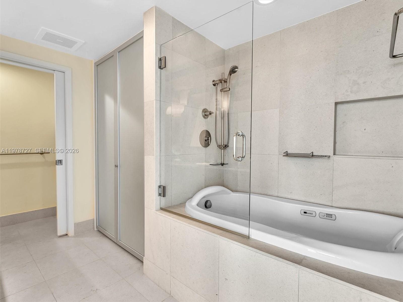 6899 Collins Ave 2109 photo 19