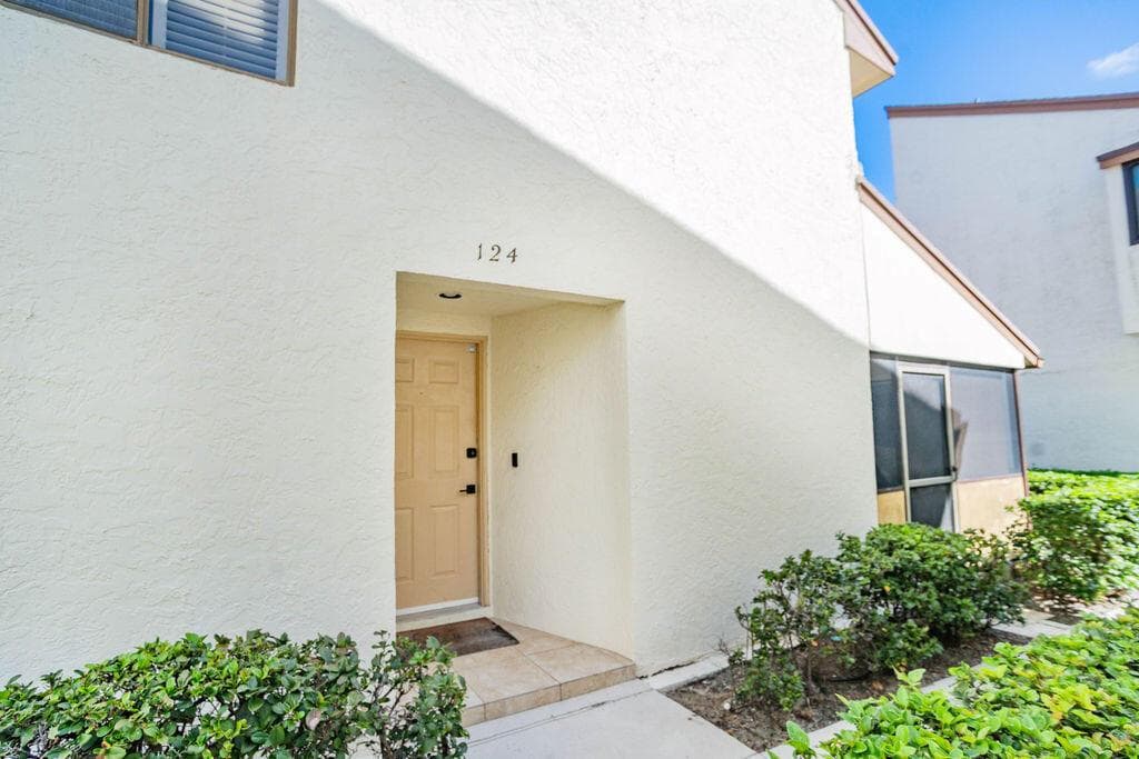 950 S Kanner Highway #124 2