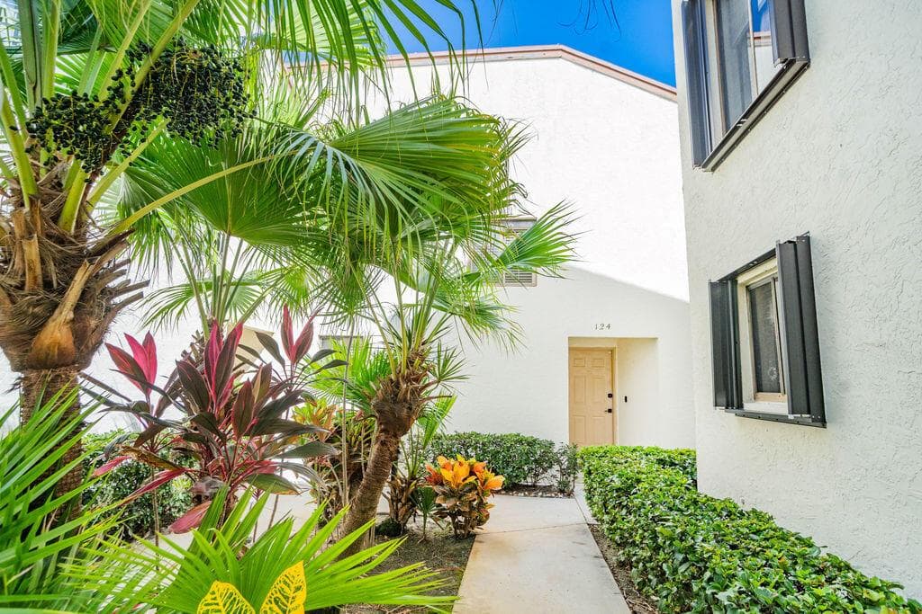 950 S Kanner Highway #124 1