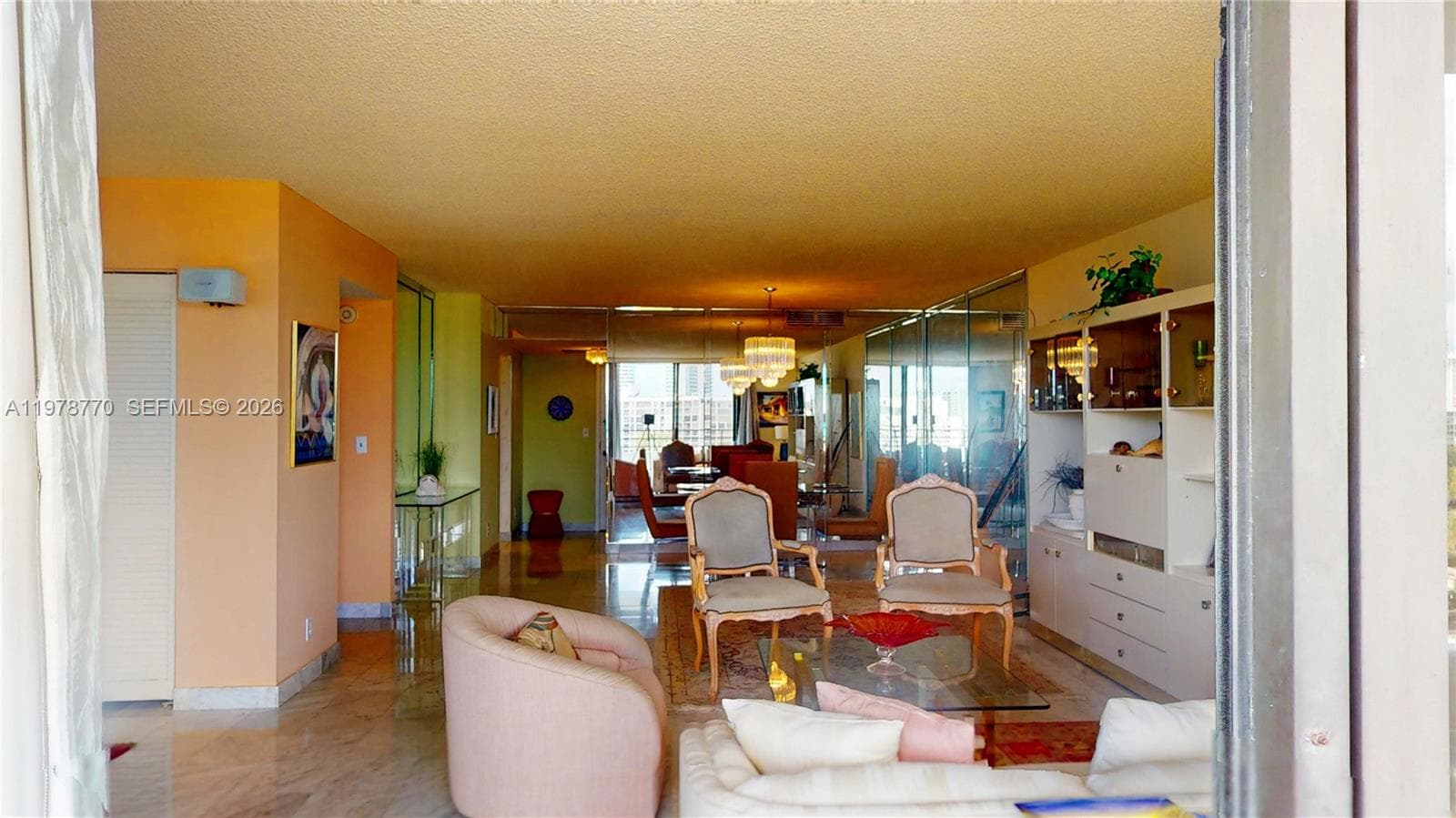 2500 PARKVIEW DR 902 photo 6