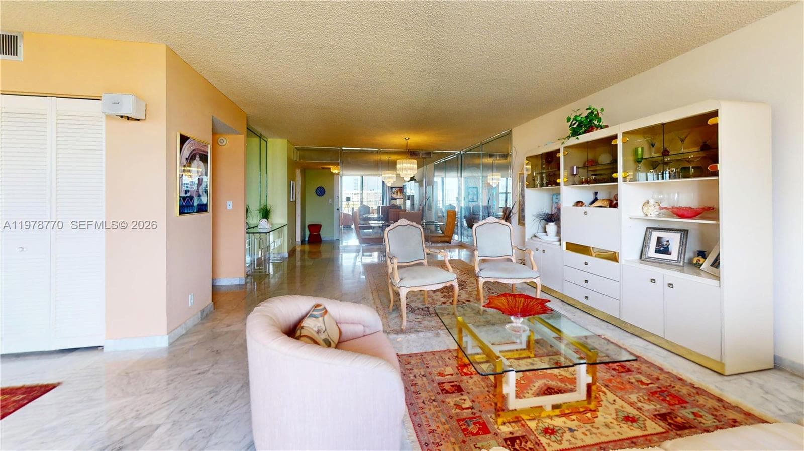 2500 PARKVIEW DR 902 photo 5