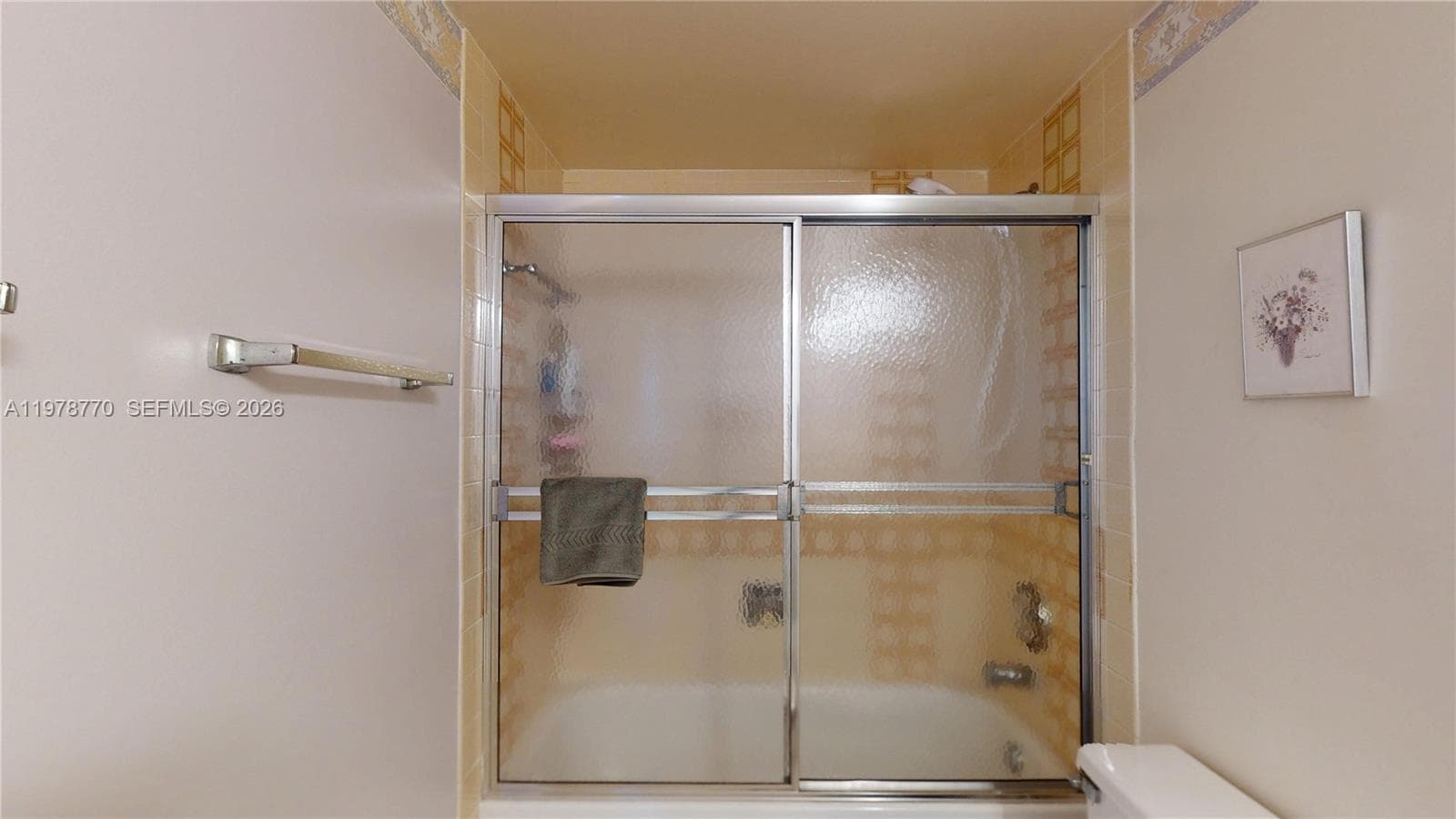 2500 PARKVIEW DR 902 photo 14