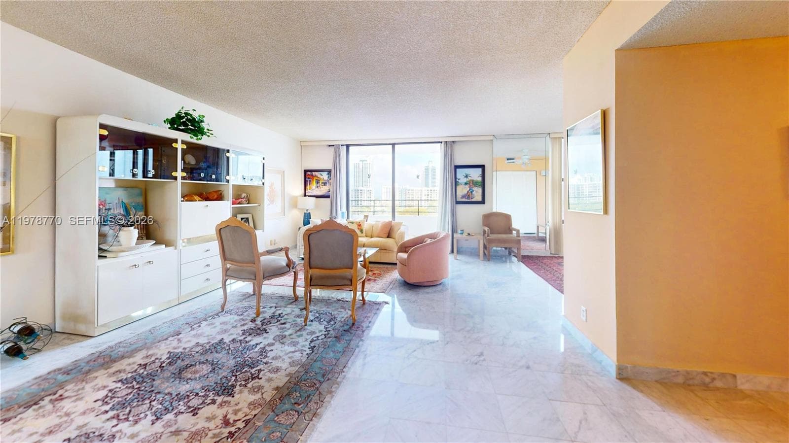 2500 PARKVIEW DR 902 photo 4