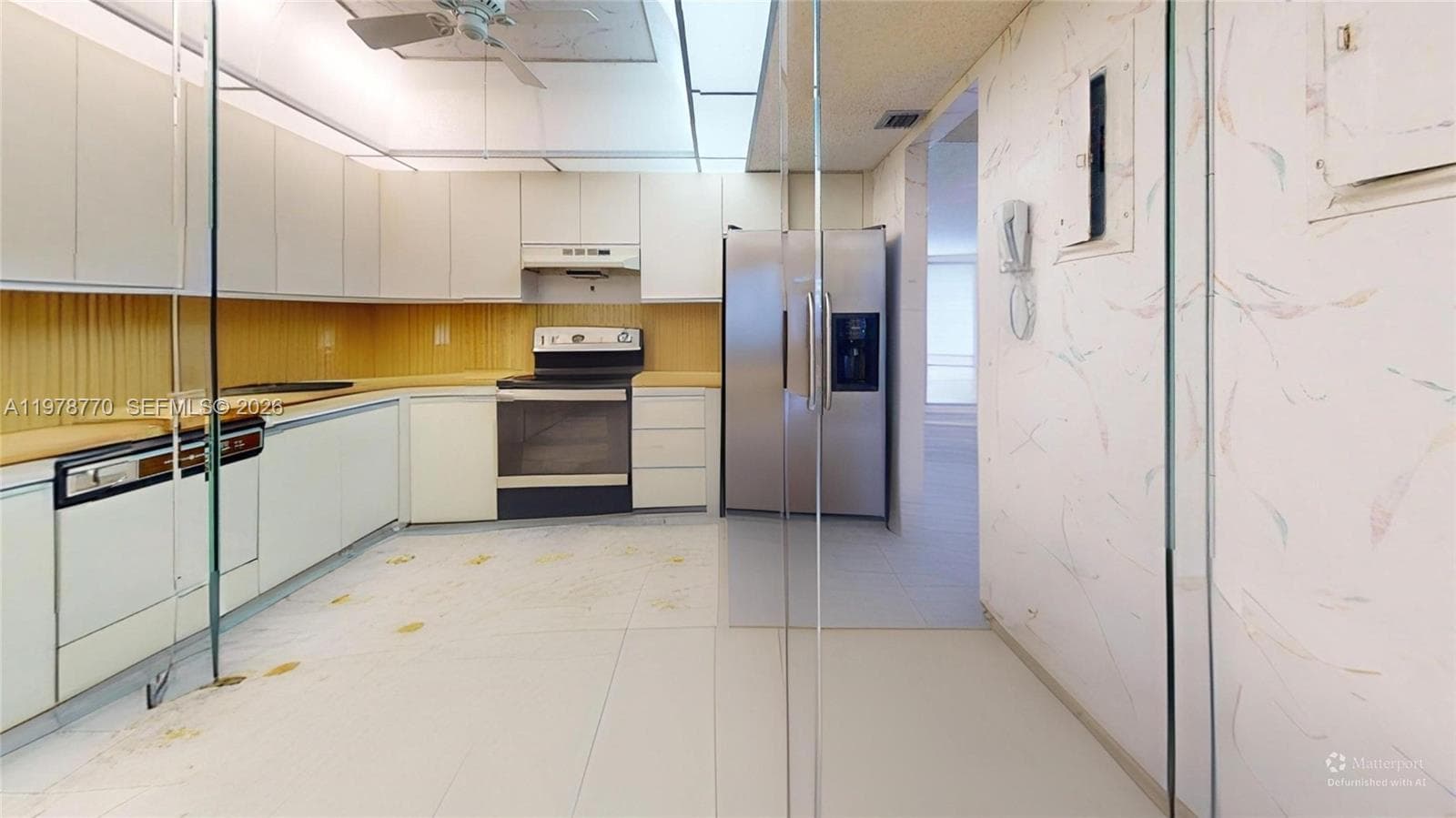 2500 PARKVIEW DR 902 photo 8