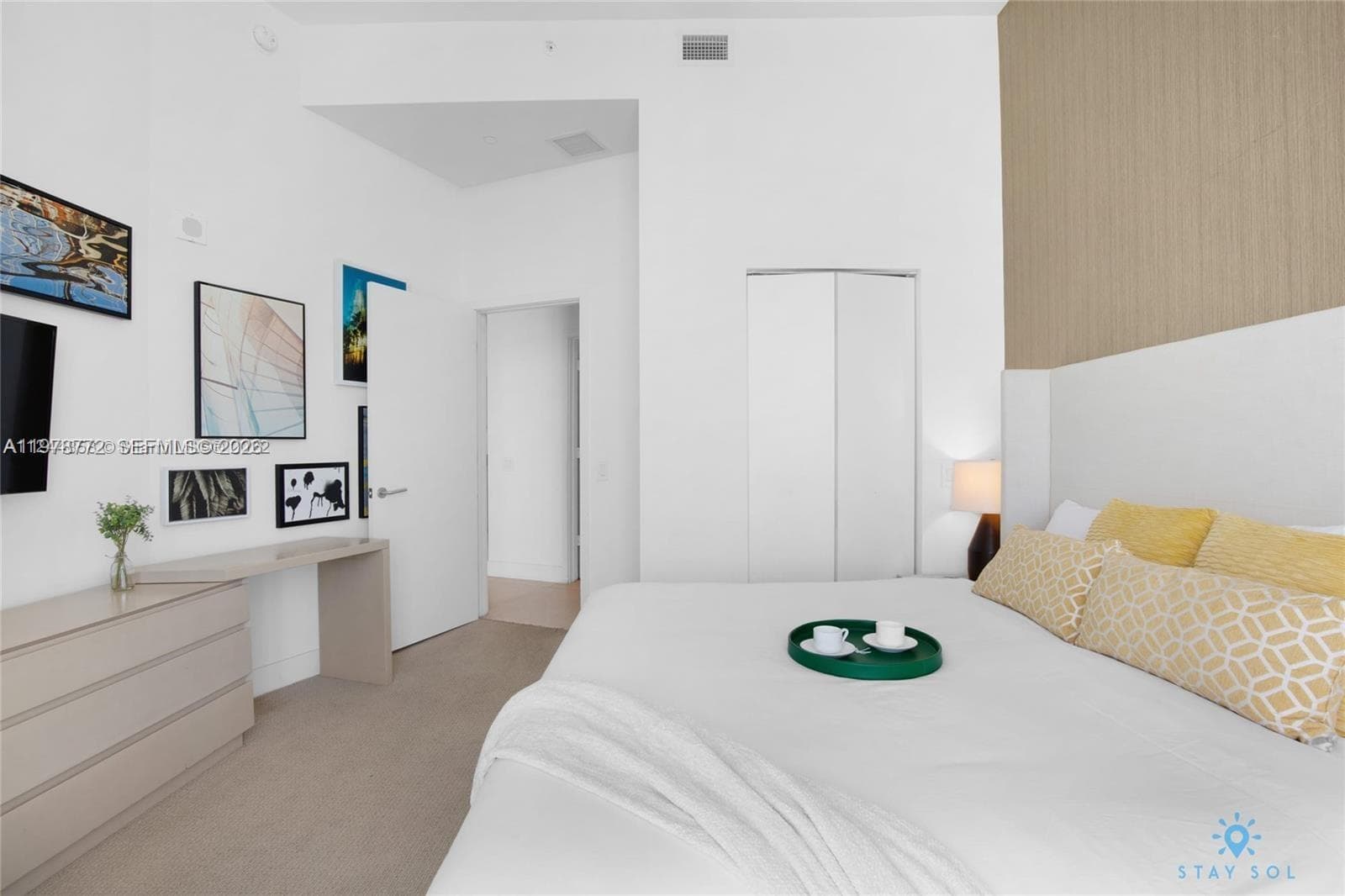 4111 S Ocean Dr 302 photo 3