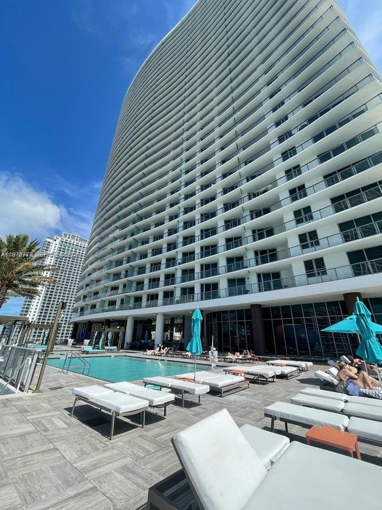4111 S Ocean Dr 302 photo 19