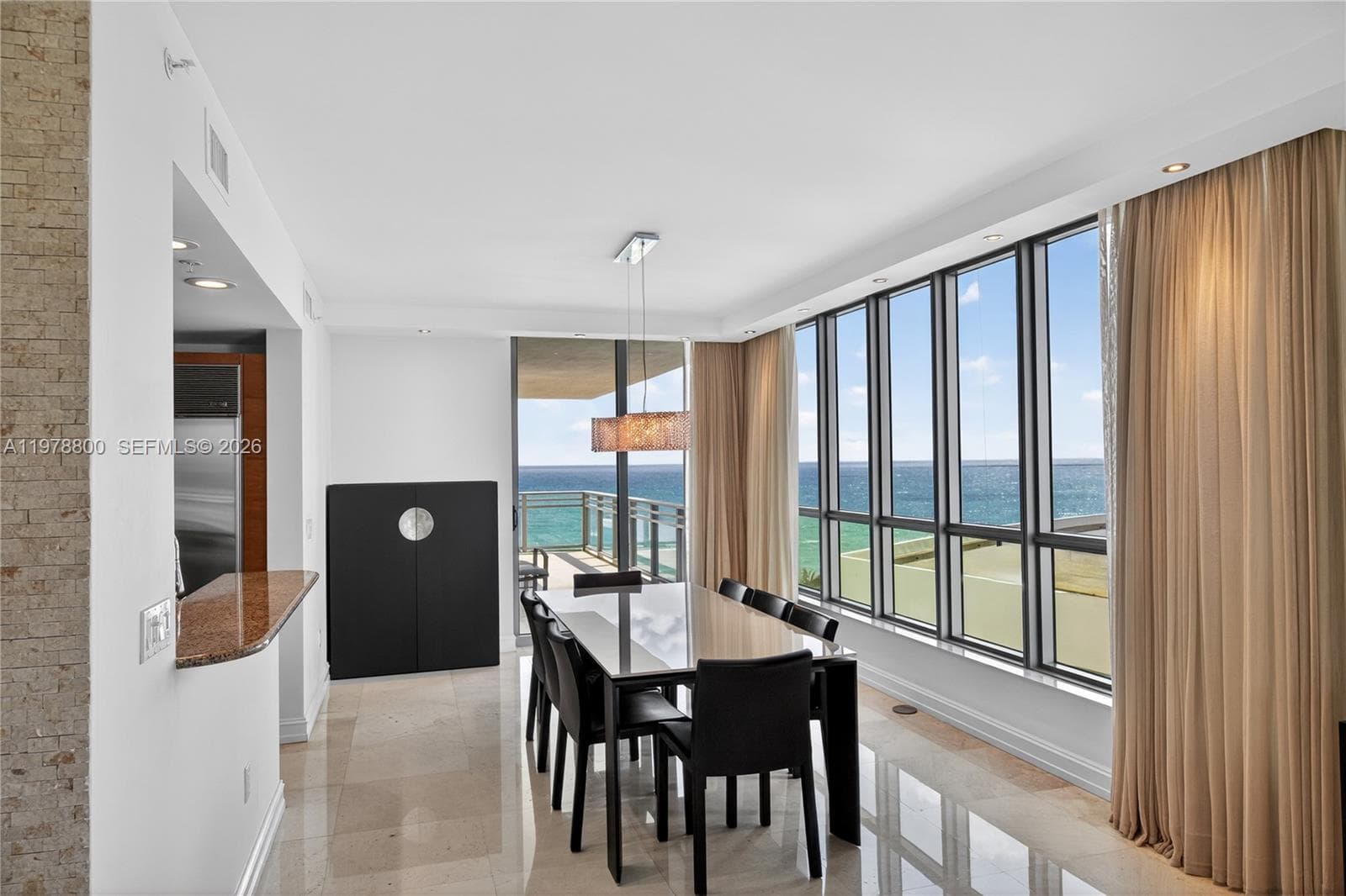 3535 S Ocean Dr 905 photo 23