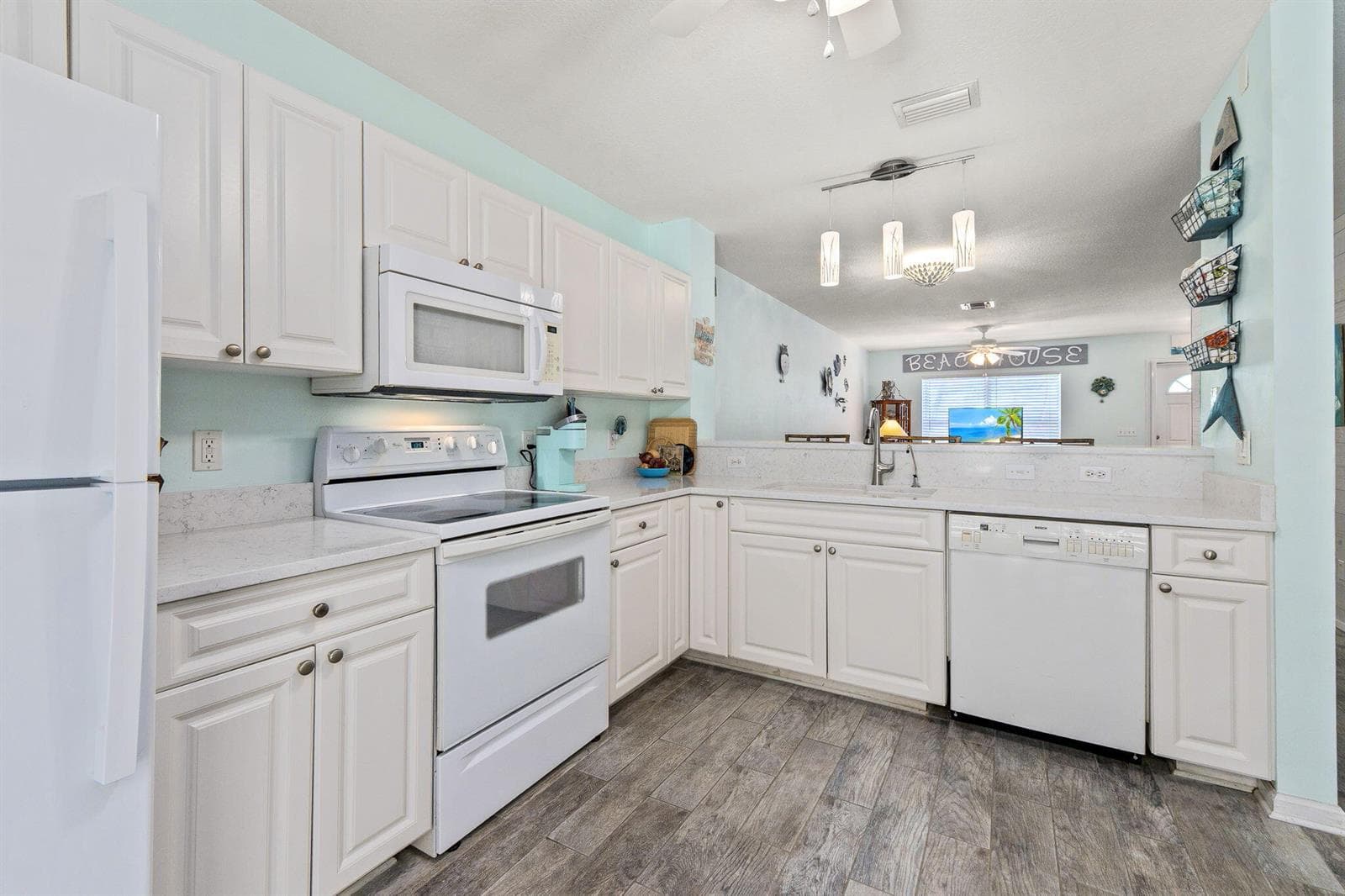 13515 S Indian River Drive 703 photo 9