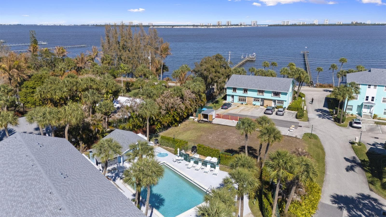13515 S Indian River Drive 703 photo 25