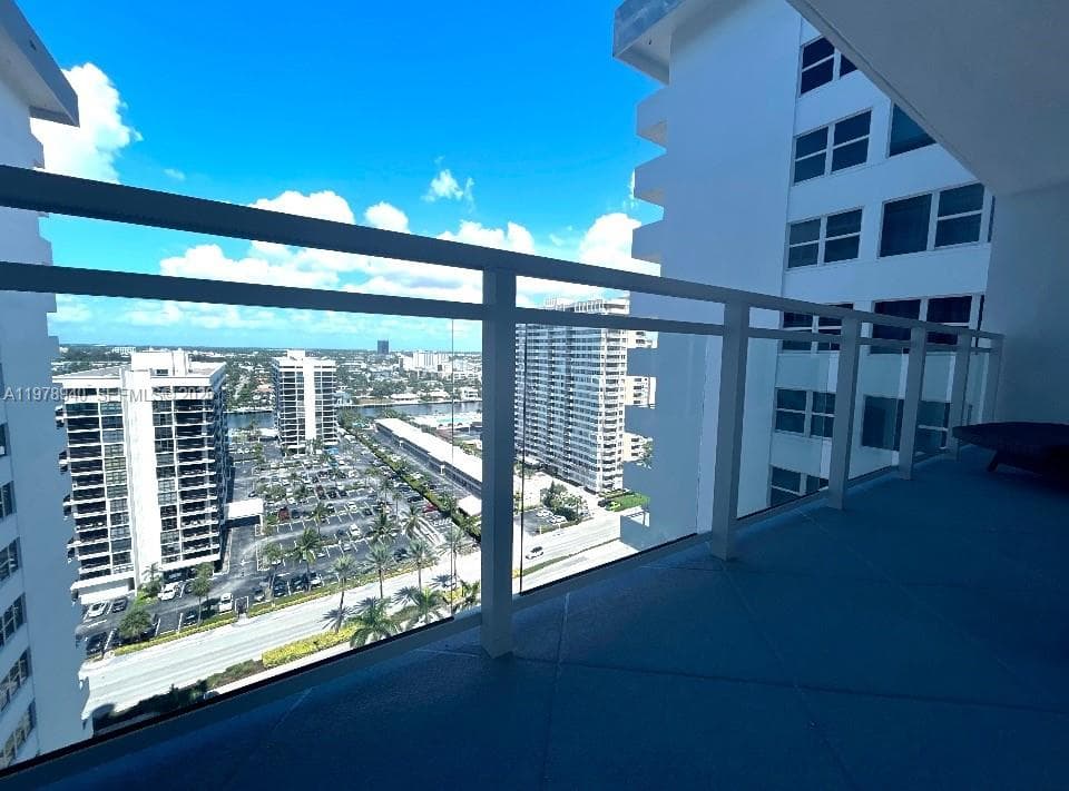 2030 S Ocean Dr 1802 photo 3