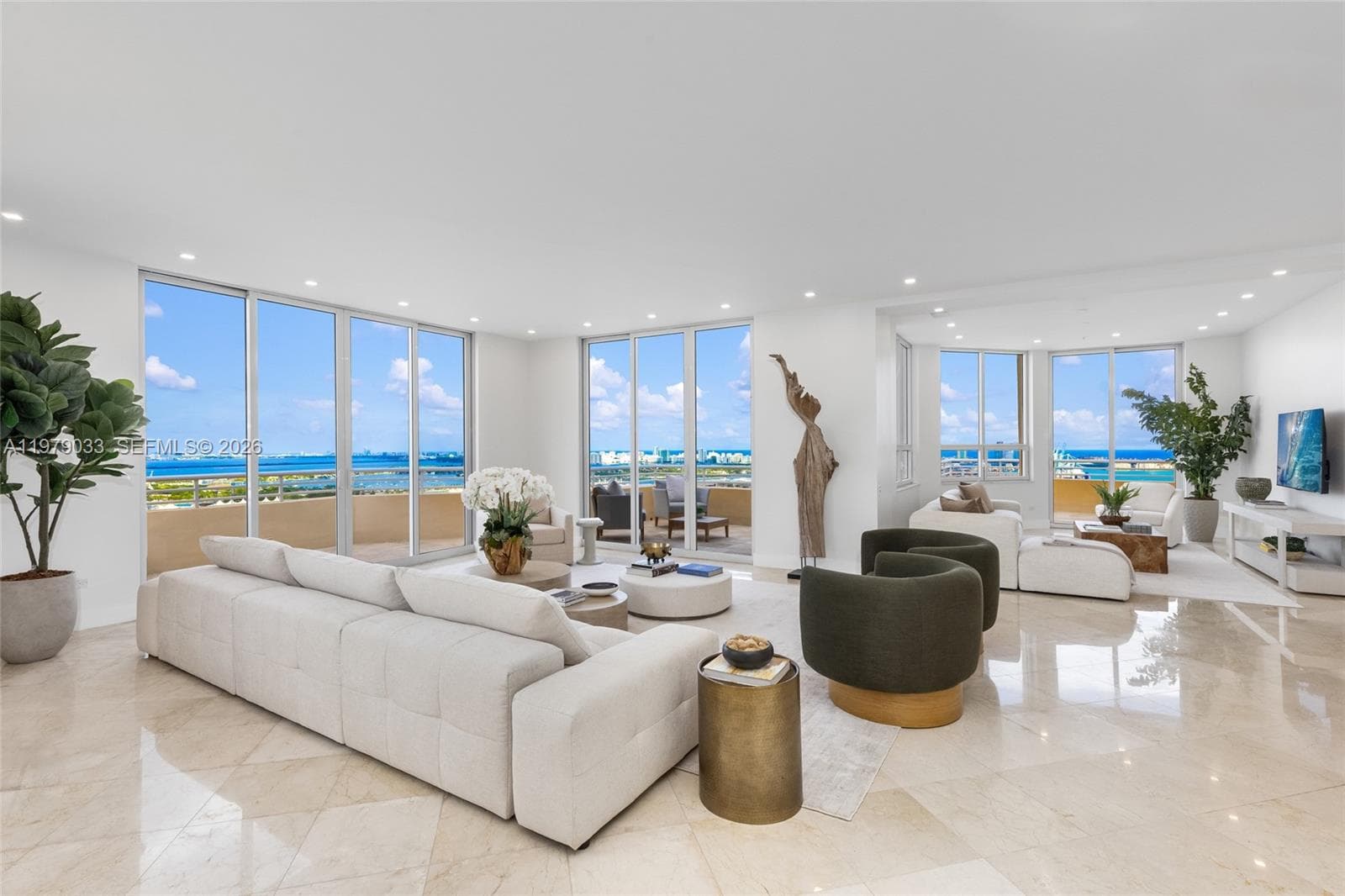 808 Brickell Key Dr 3901 photo 1