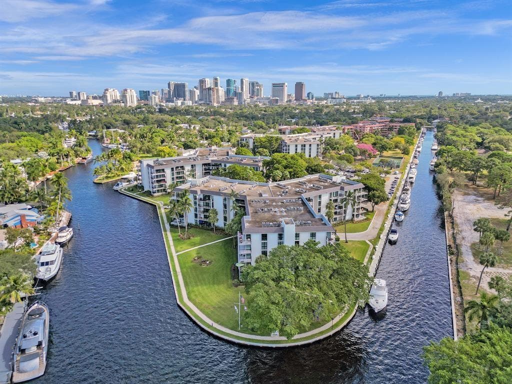1301 River Reach Drive 201 photo 7
