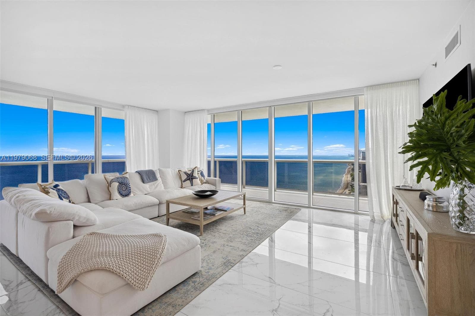 1830 S Ocean Dr 4502 photo 1