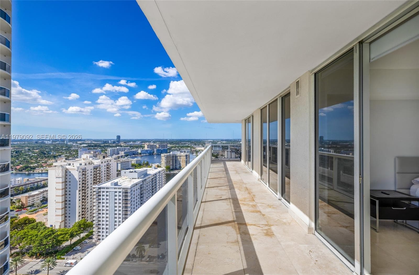 1830 S Ocean Dr 2806 photo 2
