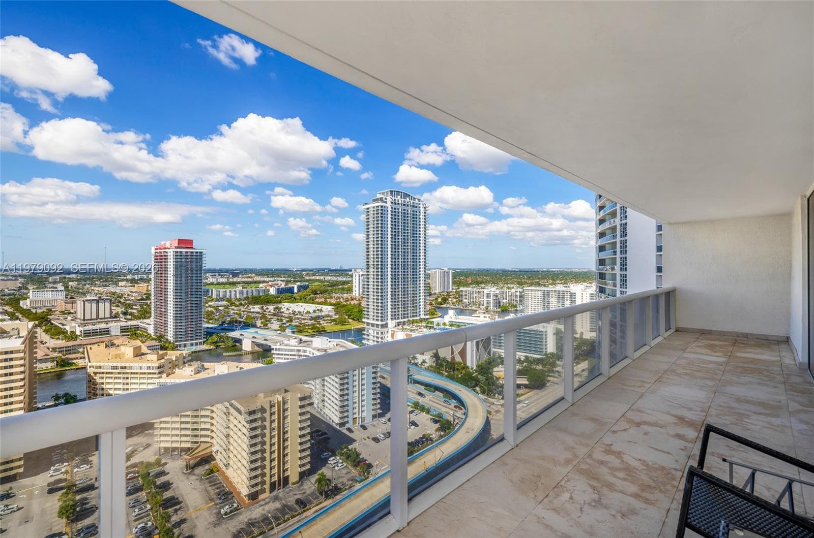 1830 S Ocean Dr 2806 photo 4