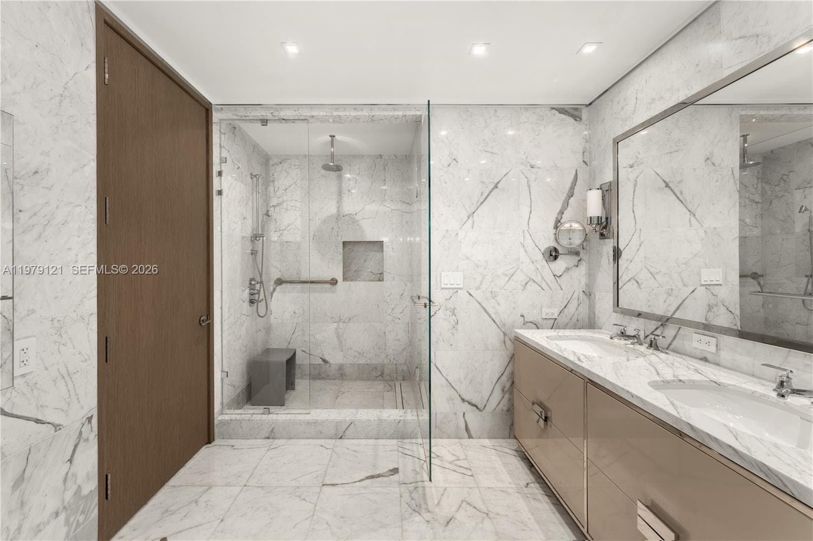 15701 Collins Ave 4802 photo 18