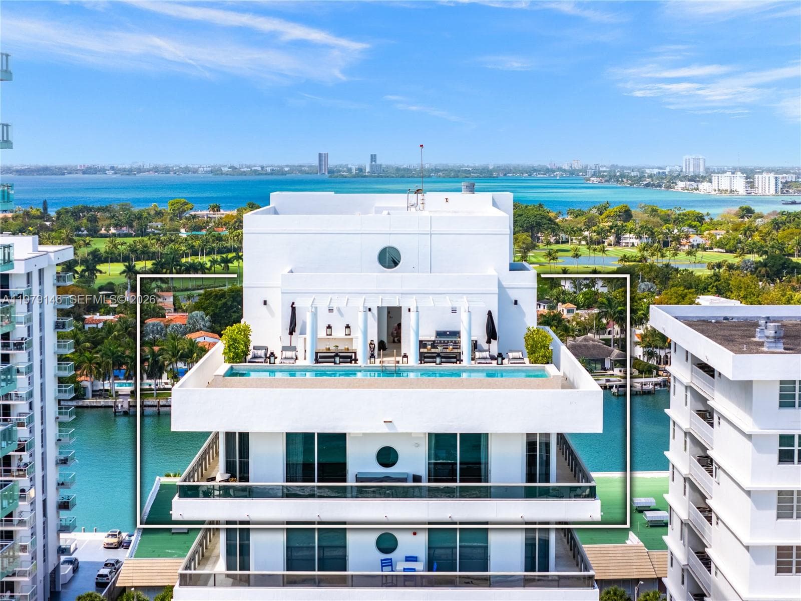 5801 Collins Ave PH1600 photo 2