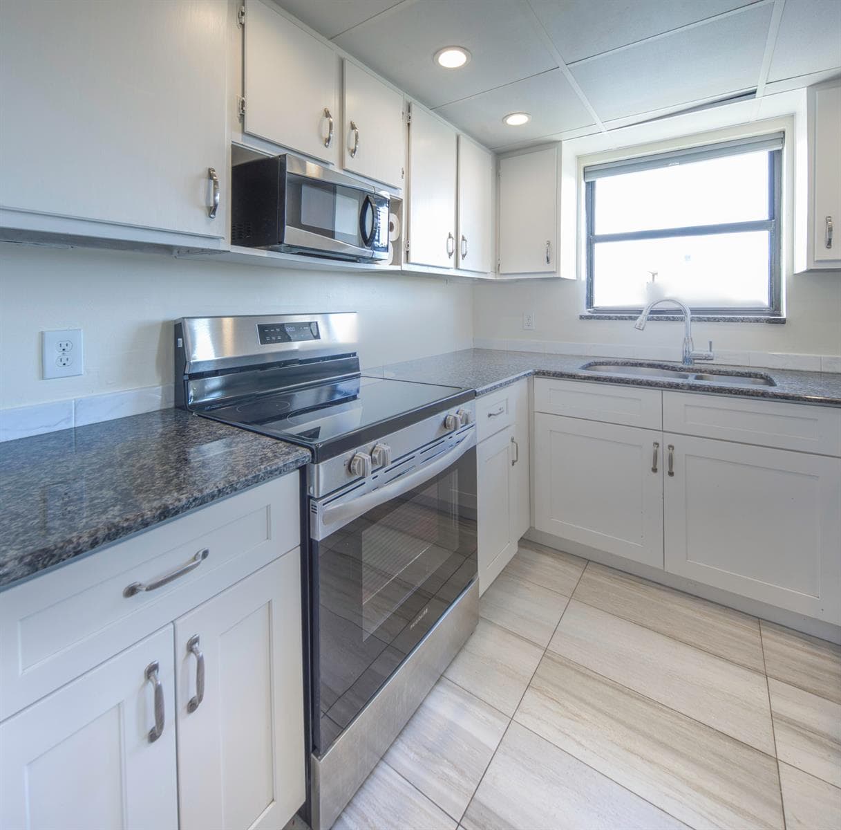 890 N Federal Highway 412 photo 19