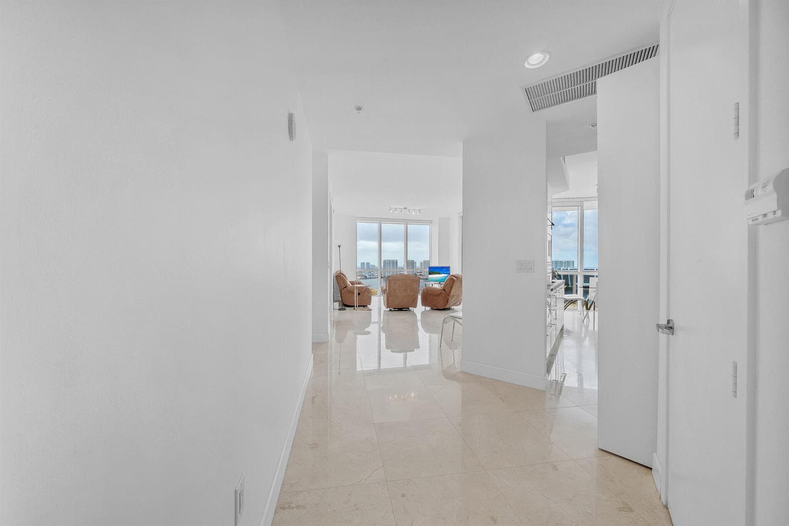 18201 Collins Avenue 3301a photo 24