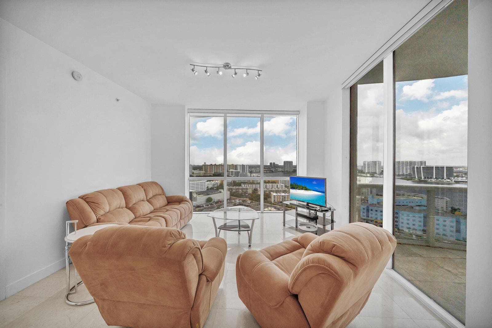 18201 Collins Avenue 3301a photo 25