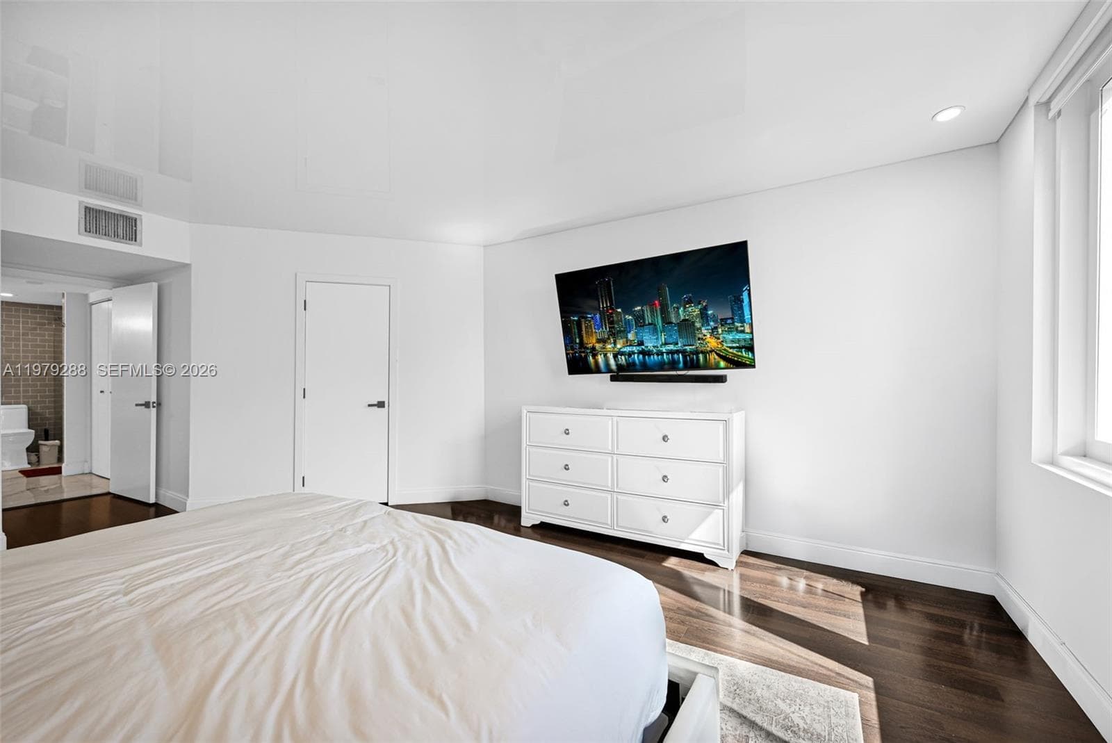 2301 Collins Ave 1204 photo 13