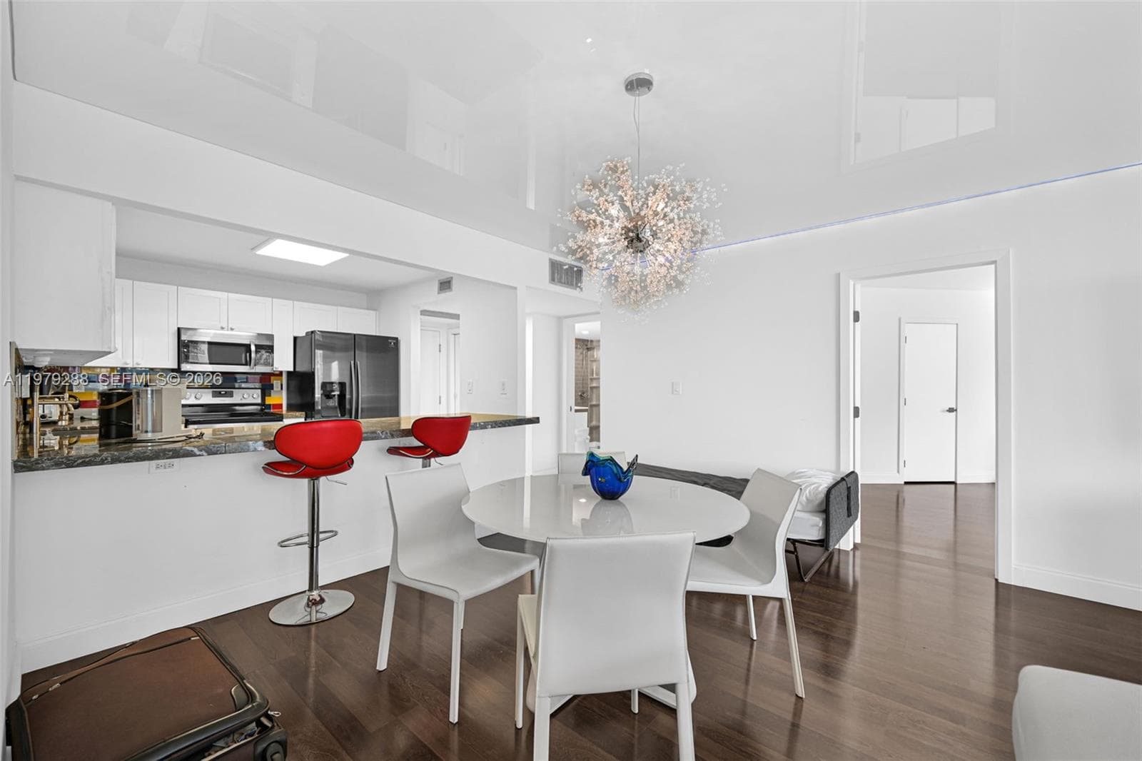 2301 Collins Ave 1204 photo 3