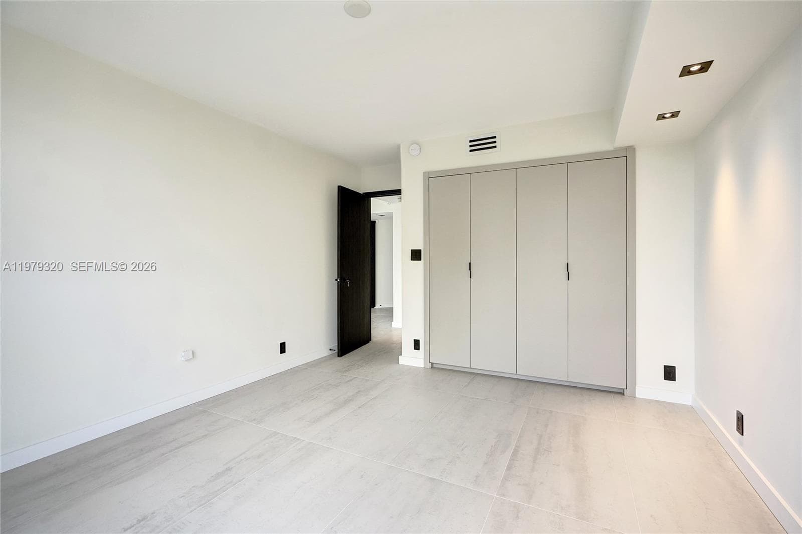 3530 Mystic Pointe Dr 415 photo 20
