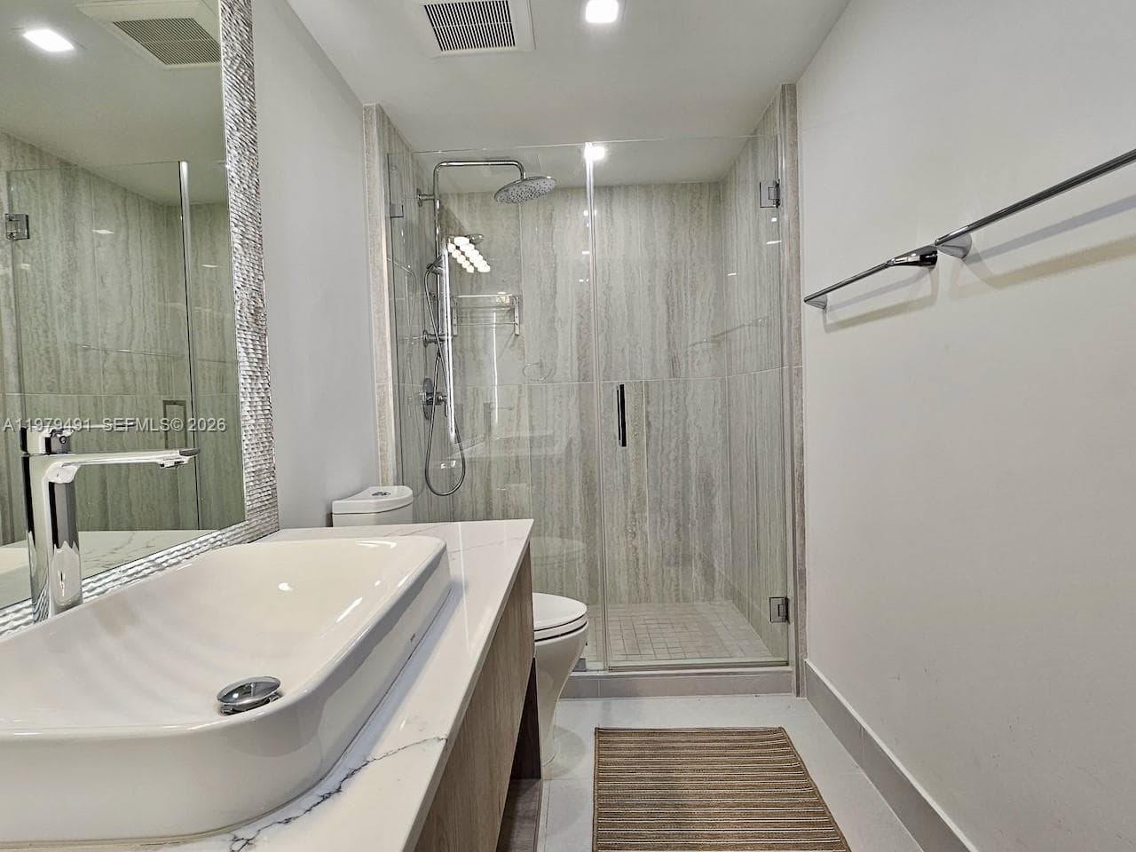 900 Bay Dr 524 photo 19