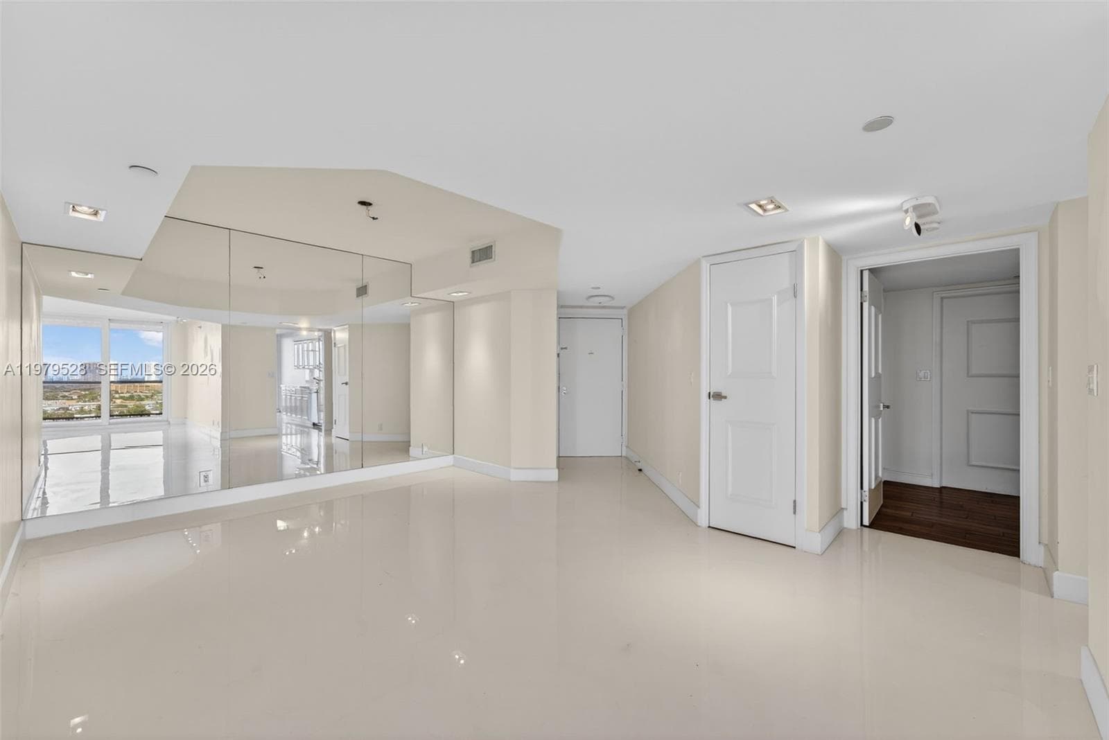 3600 Yacht Club Dr 1802 photo 6
