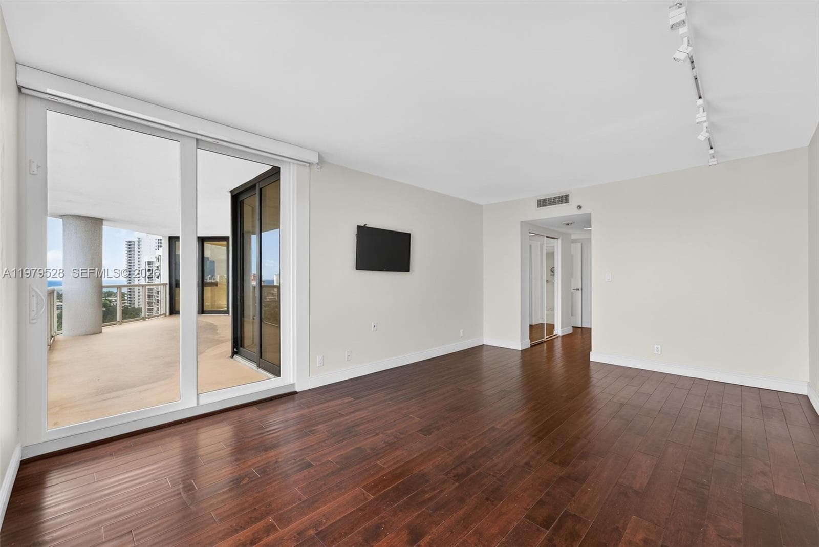 3600 Yacht Club Dr 1802 photo 22