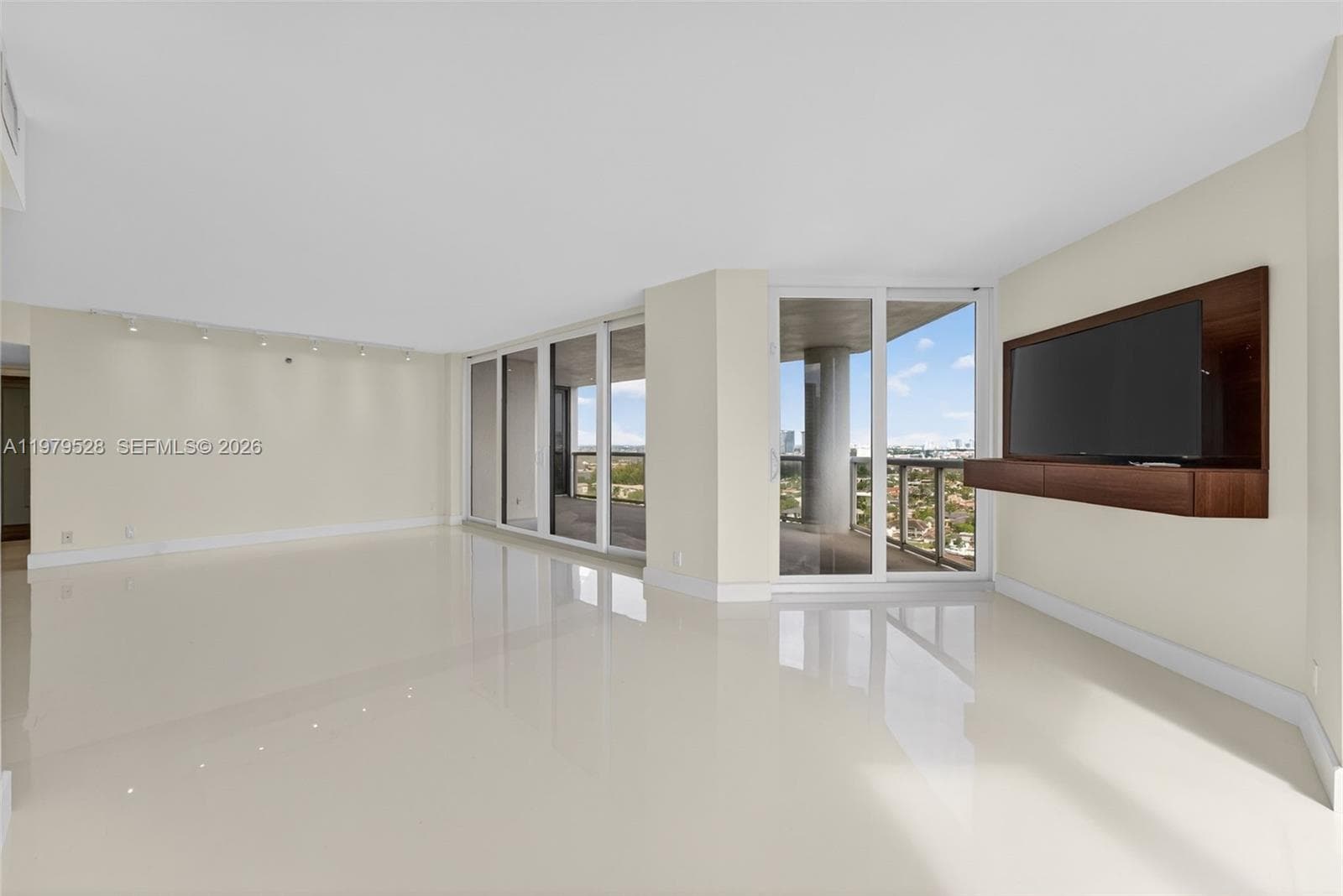3600 Yacht Club Dr 1802 photo 9