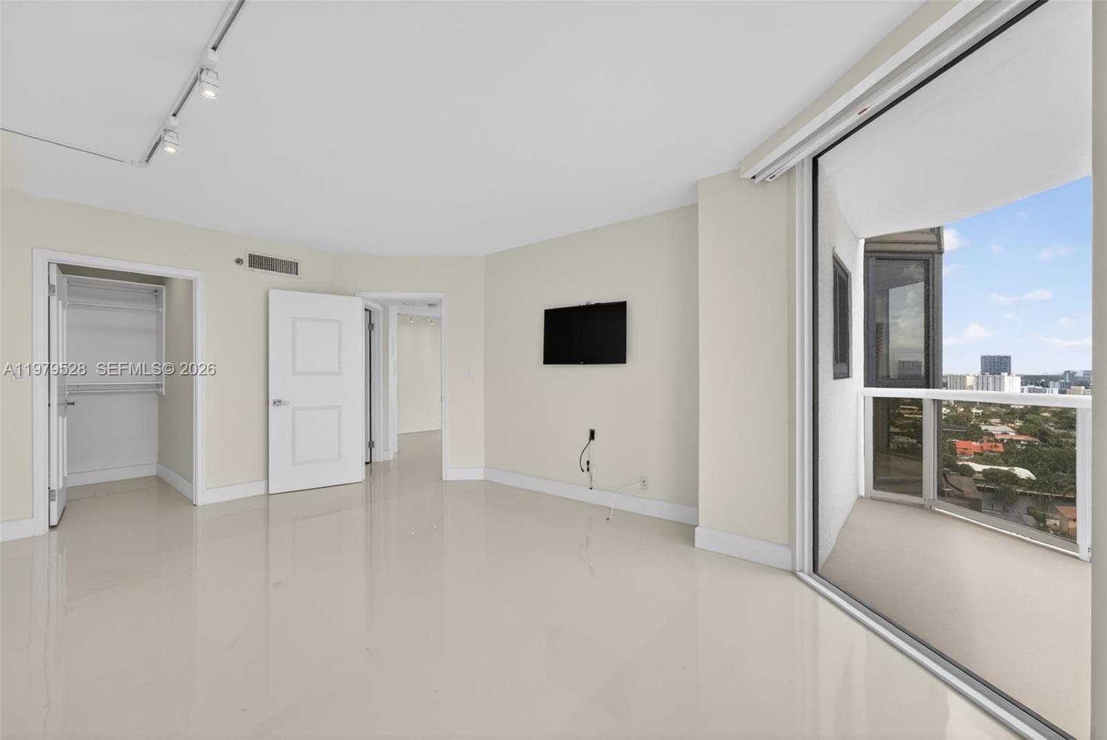 3600 Yacht Club Dr 1802 photo 8