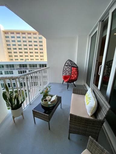 5401 Collins Ave 526 photo 19