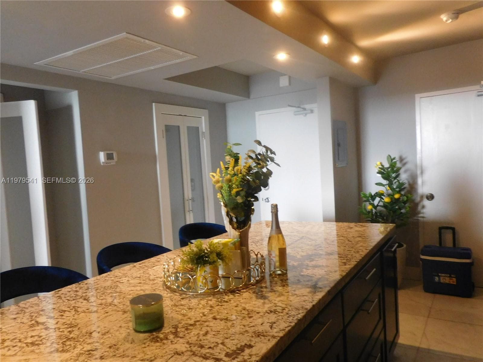 5401 Collins Ave 526 photo 4