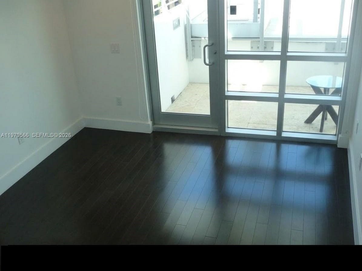421 Meridian Ave 14 photo 6