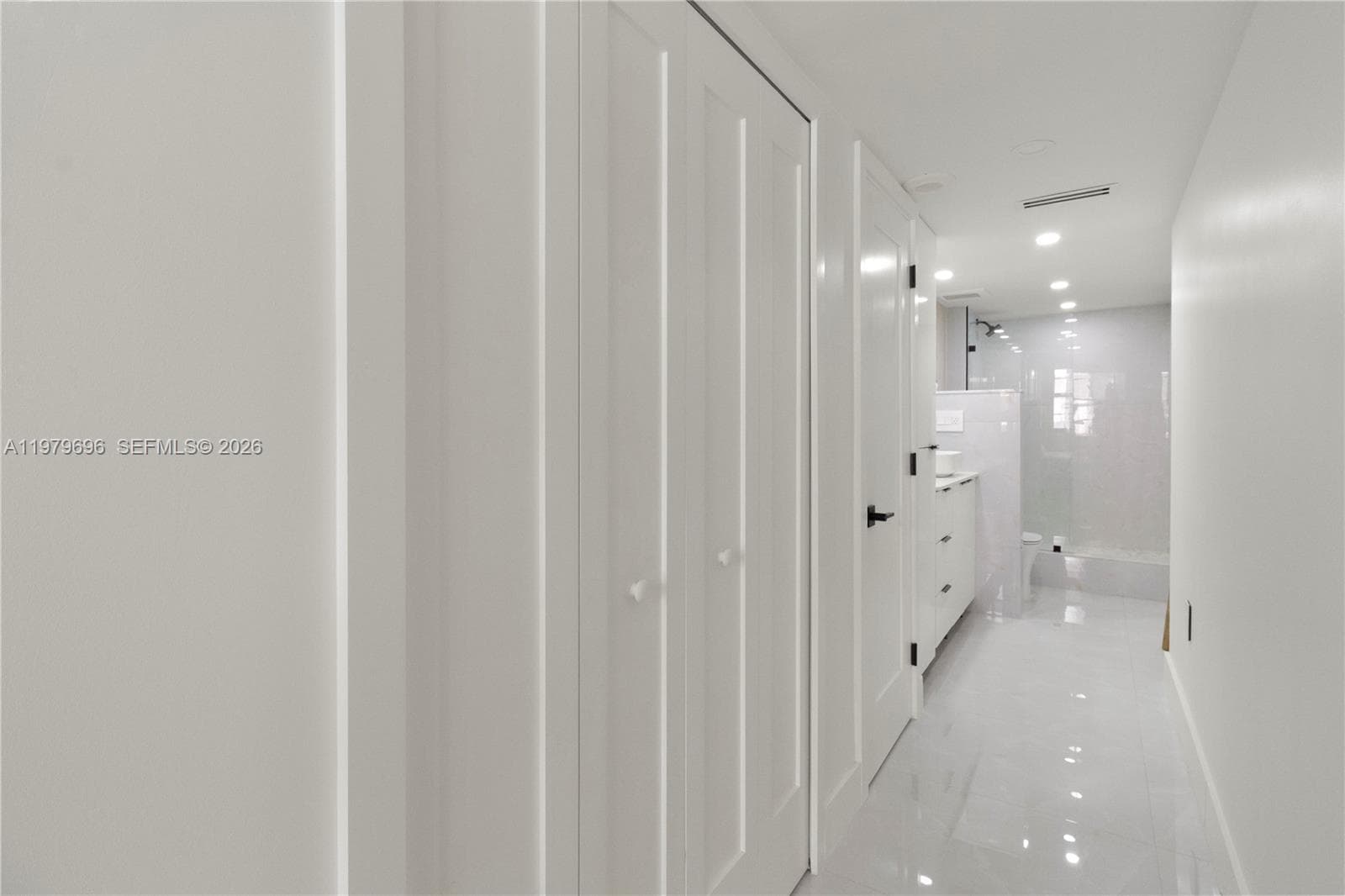 5701 Collins Ave 1619 photo 20