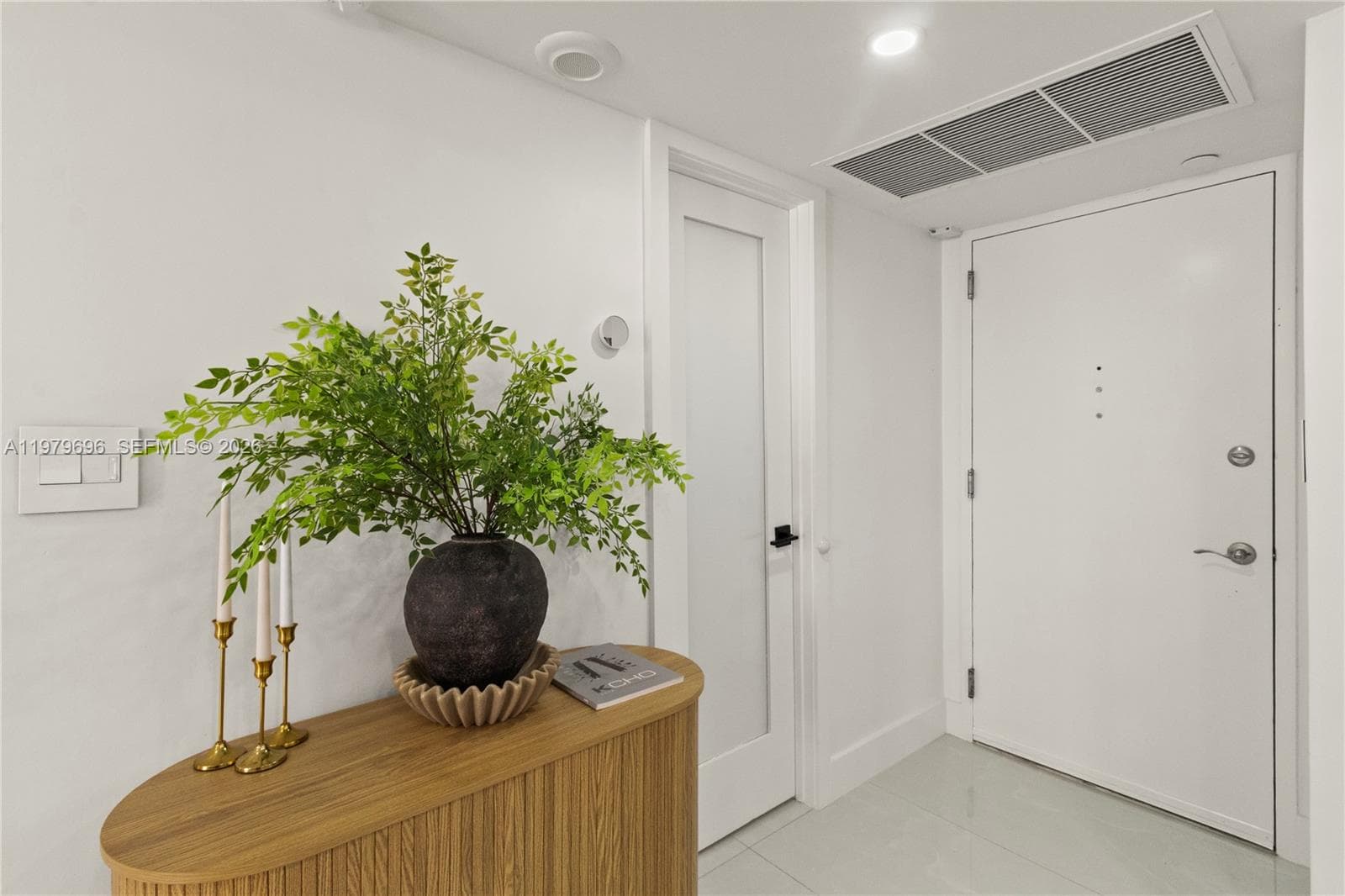 5701 Collins Ave 1619 photo 8