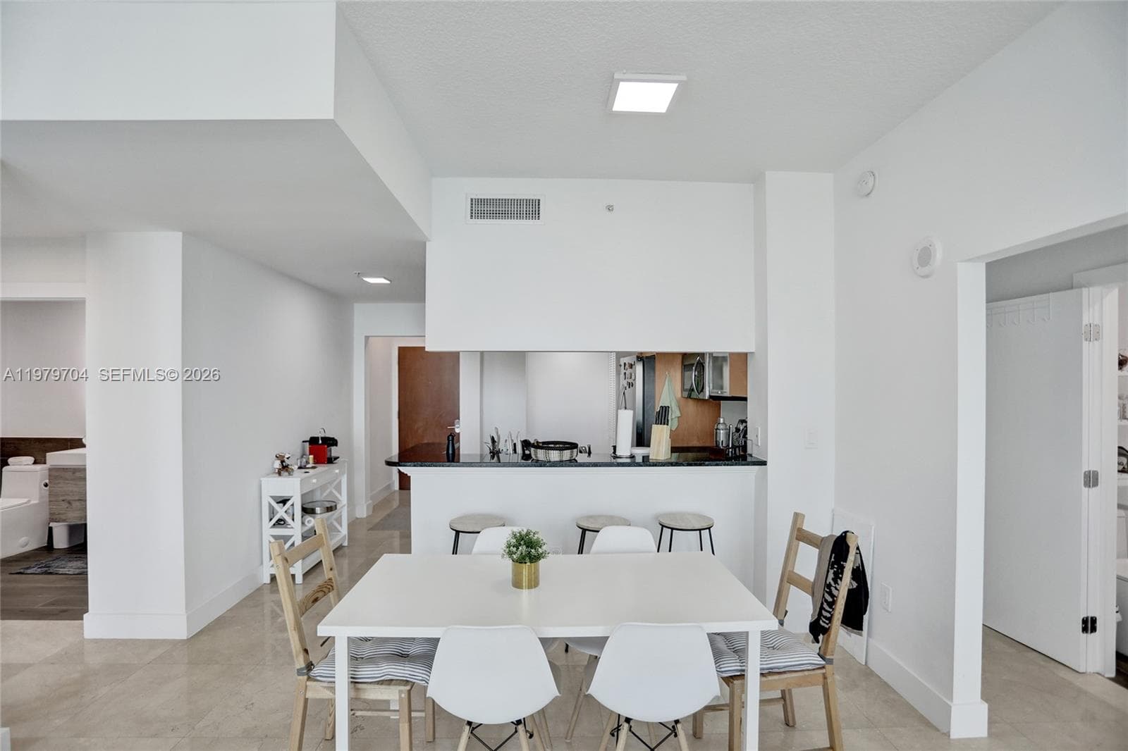 31 SE 5th St 4112 photo 13