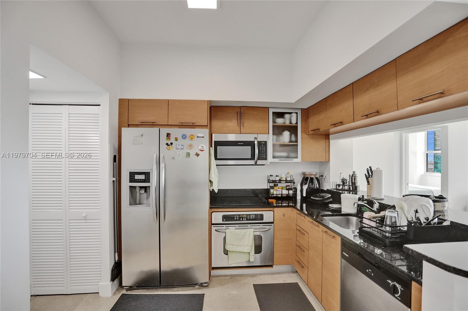 31 SE 5th St 4112 photo 17
