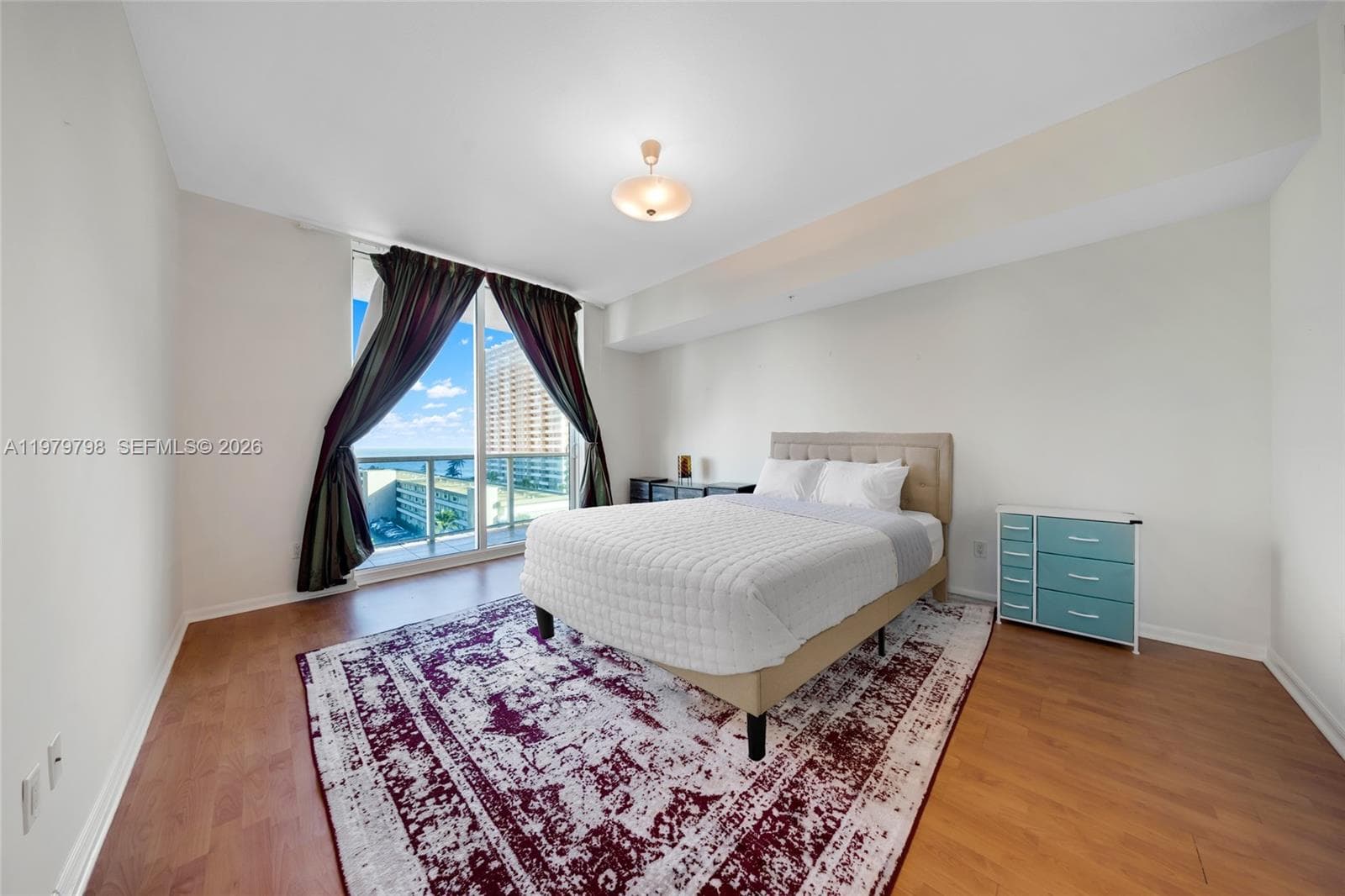 1945 Ocean Dr 714 photo 5