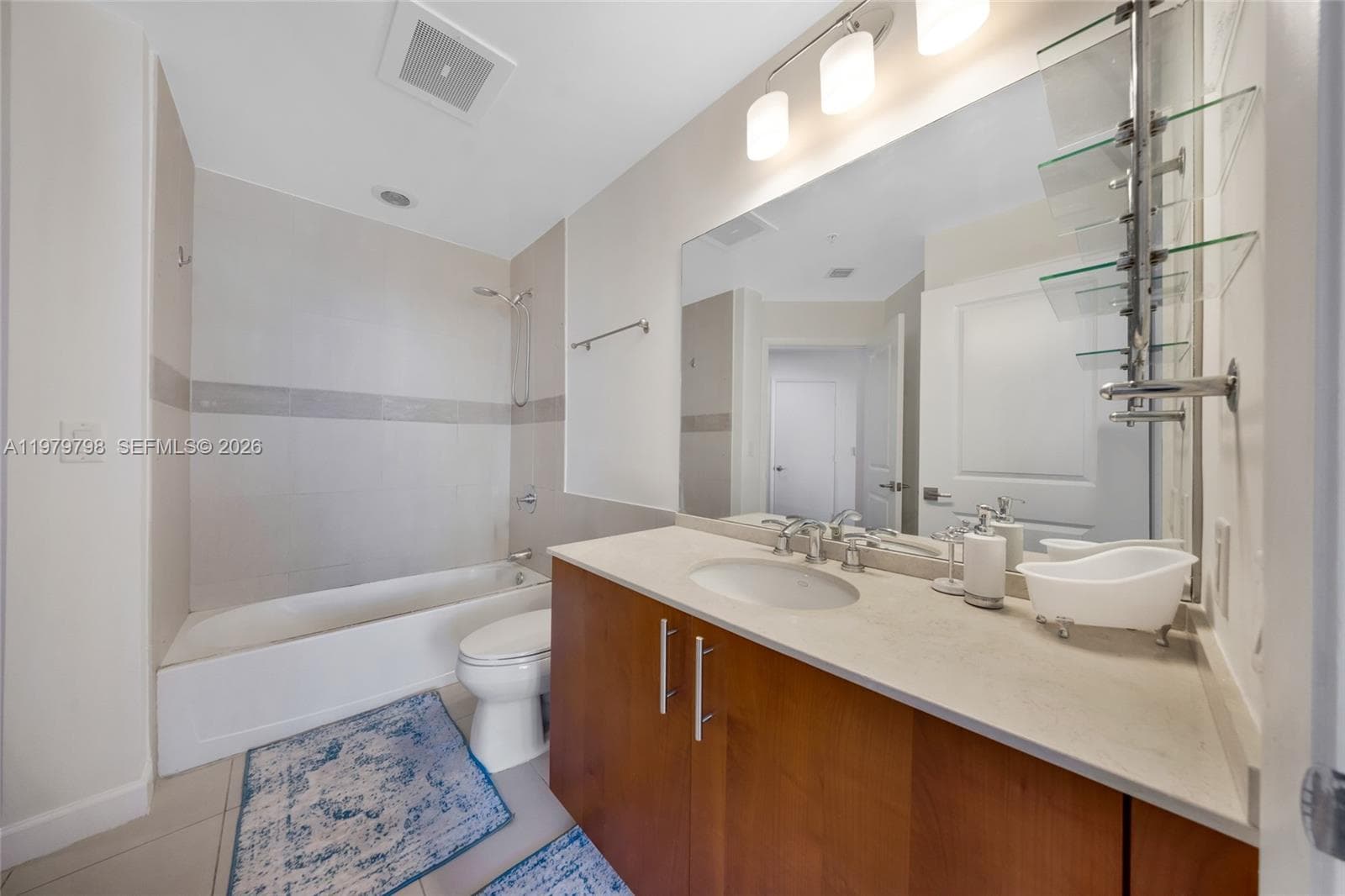 1945 Ocean Dr 714 photo 14