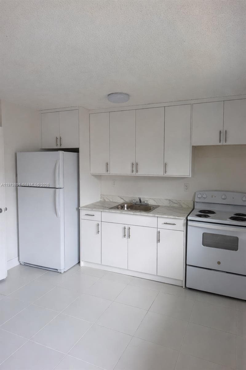 1077 NW 45th Ave 0 photo 2