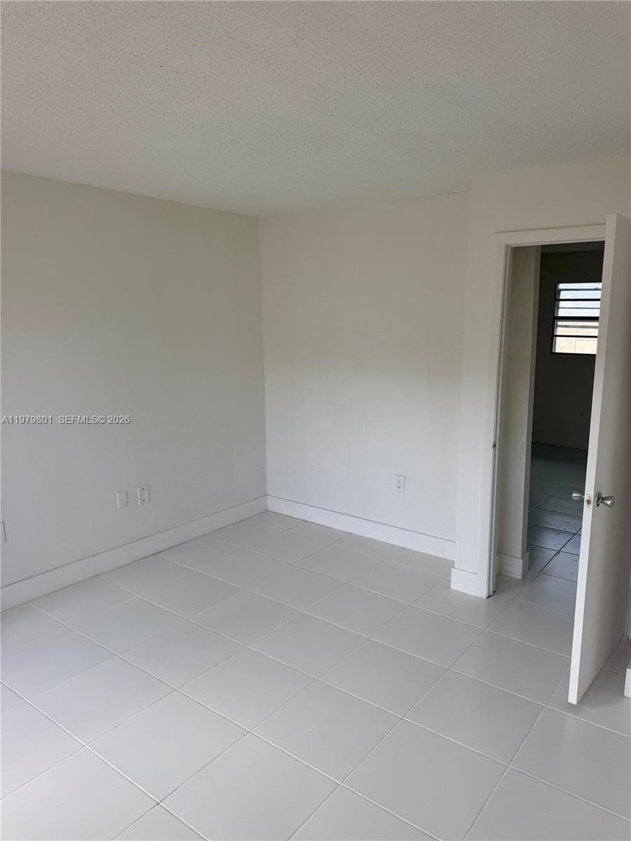 1077 NW 45th Ave 0 photo 3